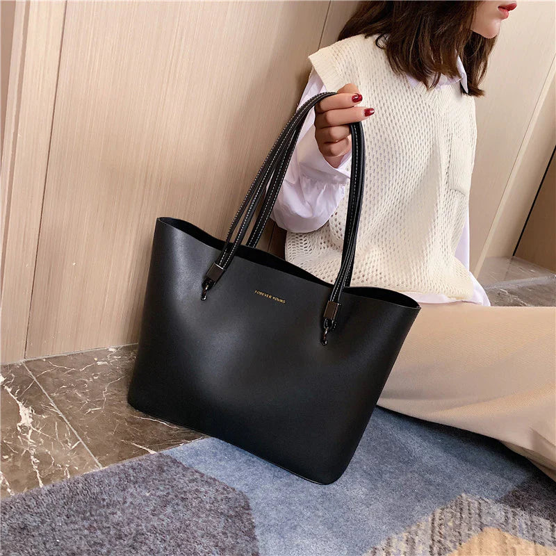 Classic Luxe Tote – Everyday Elegance Redefined (ZTS CR 043) AK_Studio
