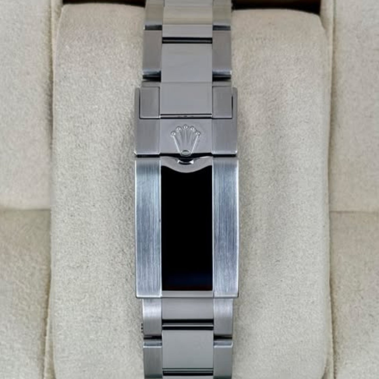 Rolex Logo Engraved Clasp and Buckle Detail.